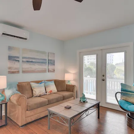 Condo With Community Pool - Walk To Madeira Beach!